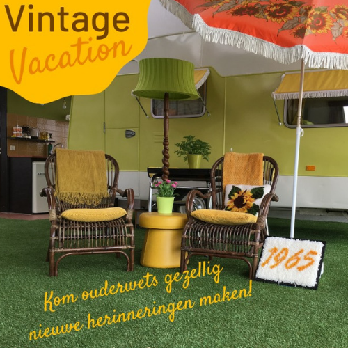 Indoor retro camping - Vintage Vacation -
